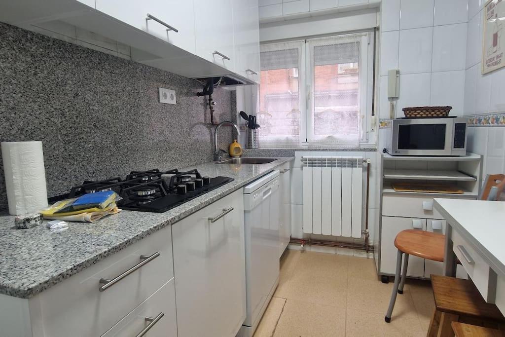 Apartamento En Oviedo 646A Buitenkant foto